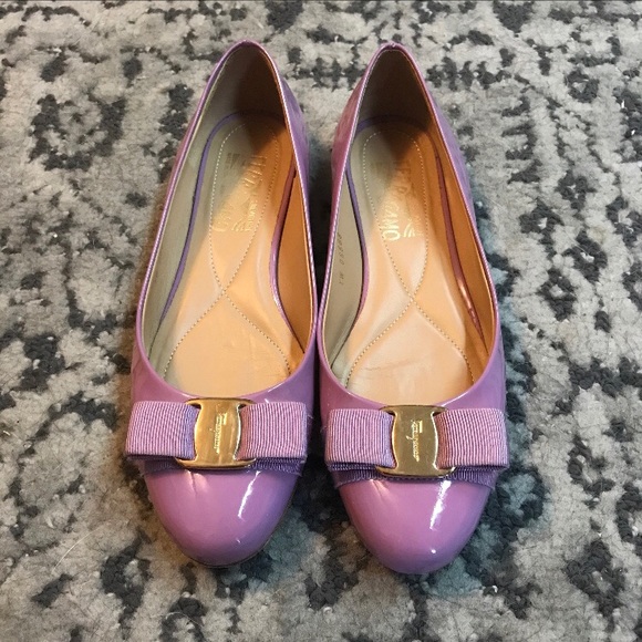 Salvatore Ferragamo Varina Patent Bow Flats - Picture 2 of 7